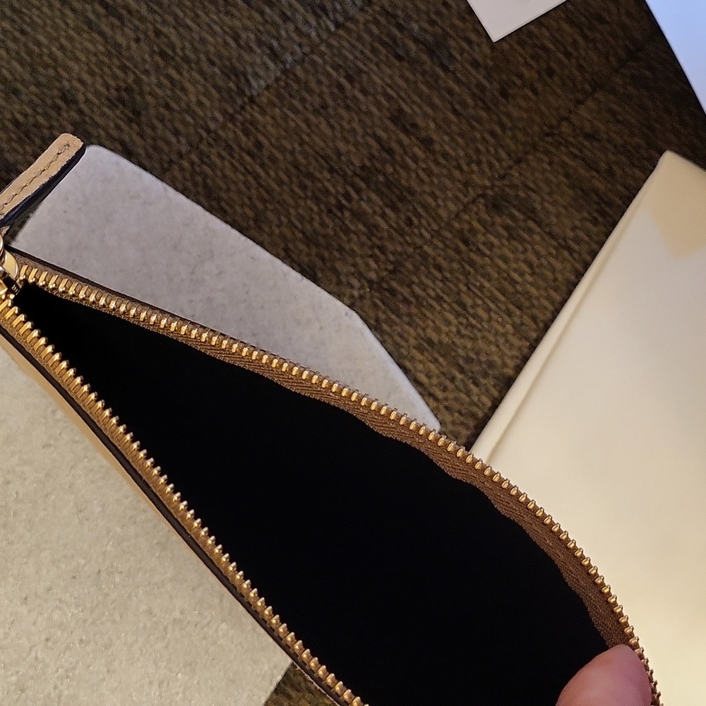 🆕️Theory Transformer khaki pouch ,suede - Picture 4 of 5